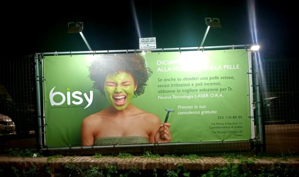 Meglio la pubblicità online o i cartelloni per i centri estetici